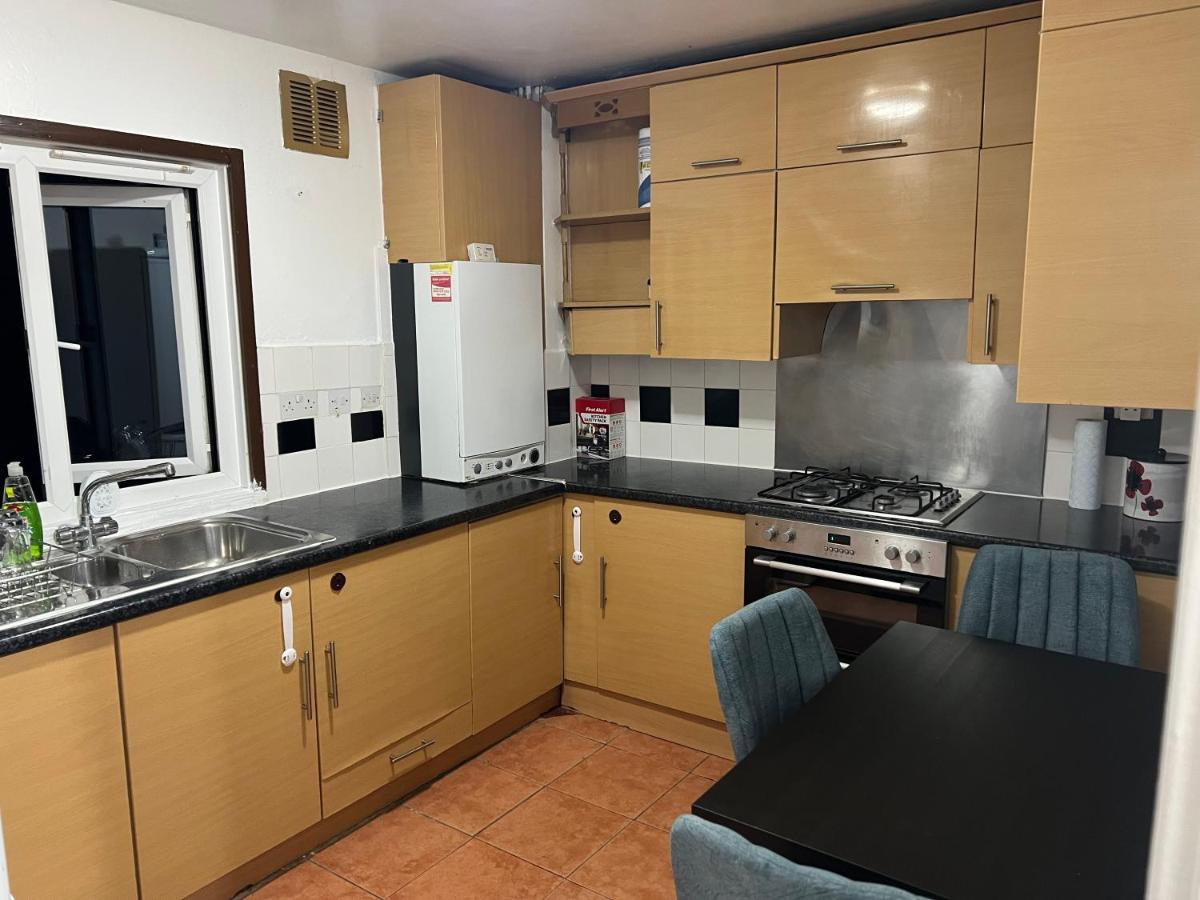 Cosy 2 Bedroom Flat London Exteriör bild